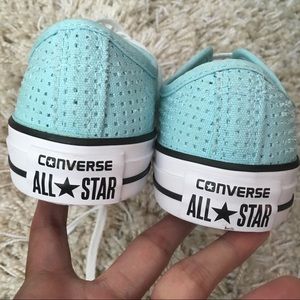 Converse sneakers women’s size 6
